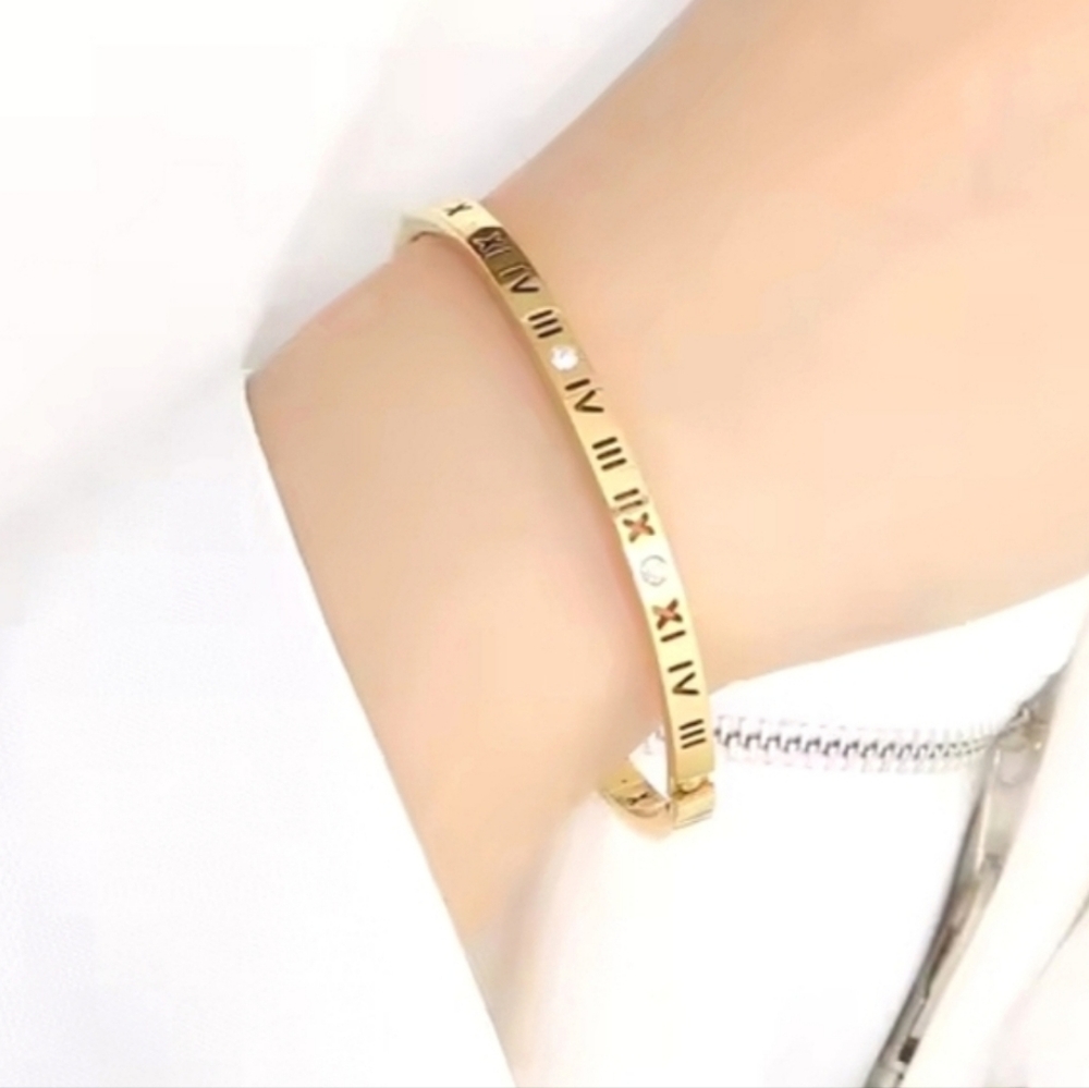 18k Gold Plated Roman Numeral Zircon Crystal Bangle Hinged Bracelet